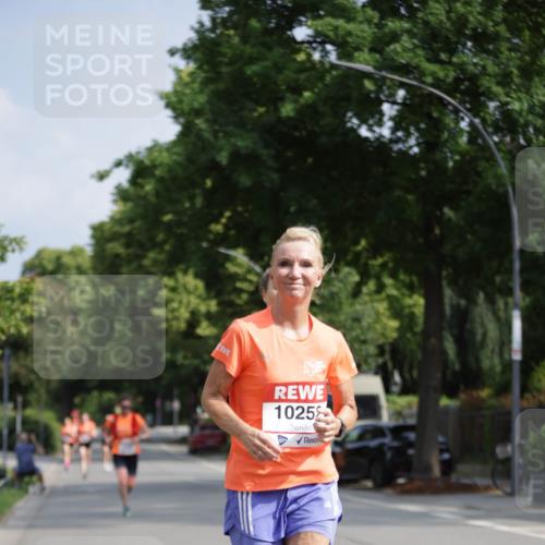 15.06.2025 - REWE Women's Run Jannik Wohlers http://msf.ph/oto/7944436 15.06.2025 08:47:40 Laufen 1025 meine-sportfotos.de