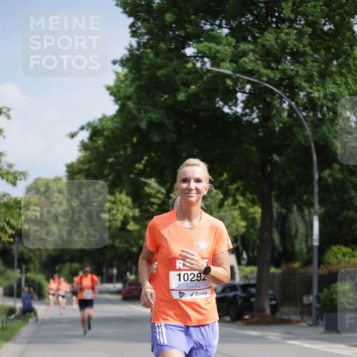 15.06.2025 - REWE Women's Run Jannik Wohlers http://msf.ph/oto/7944446 15.06.2025 08:47:40 Laufen 10252 meine-sportfotos.de