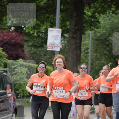15.06.2025 - REWE Women's Run Jannik Wohlers http://msf.ph/oto/7944475 15.06.2025 08:29:27 Laufen 15, 2005, 10235, 10757, 10349, 10455, 10 meine-sportfotos.de