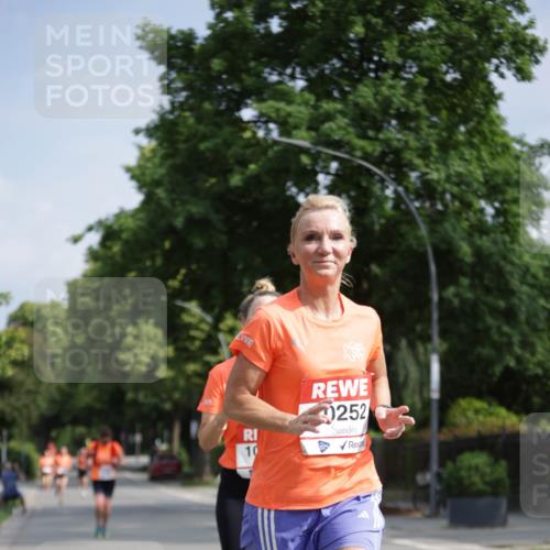 15.06.2025 - REWE Women's Run Jannik Wohlers http://msf.ph/oto/7944486 15.06.2025 08:47:40 Laufen 0252 meine-sportfotos.de