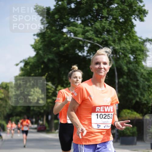 15.06.2025 - REWE Women's Run Jannik Wohlers http://msf.ph/oto/7944495 15.06.2025 08:47:40 Laufen 10252 meine-sportfotos.de