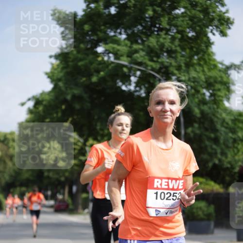 15.06.2025 - REWE Women's Run Jannik Wohlers http://msf.ph/oto/7944499 15.06.2025 08:47:40 Laufen 10252 meine-sportfotos.de