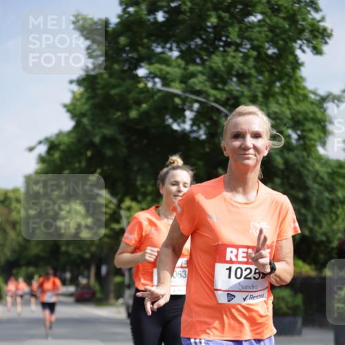 15.06.2025 - REWE Women's Run Jannik Wohlers http://msf.ph/oto/7944503 15.06.2025 08:47:40 Laufen 063, 1025 meine-sportfotos.de