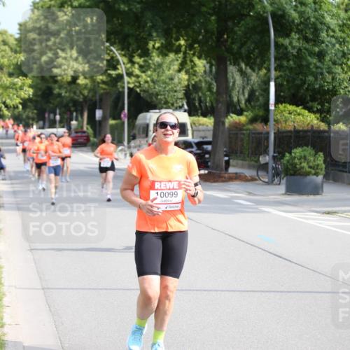 15.06.2025 - REWE Women's Run Jannik Wohlers http://msf.ph/oto/7944521 15.06.2025 09:43:44 Laufen 10099 meine-sportfotos.de