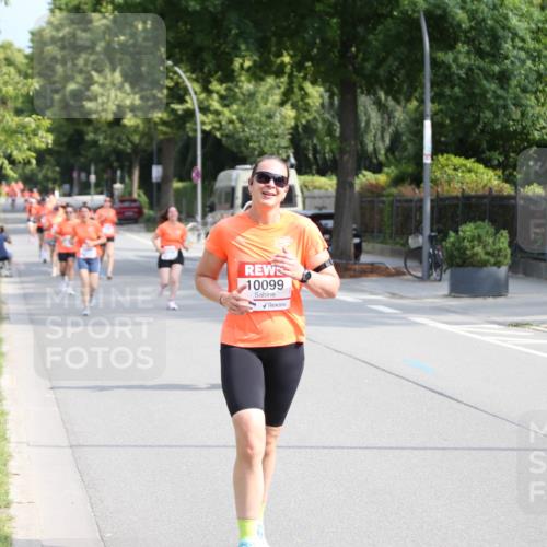 15.06.2025 - REWE Women's Run Jannik Wohlers http://msf.ph/oto/7944527 15.06.2025 09:43:45 Laufen 10099 meine-sportfotos.de