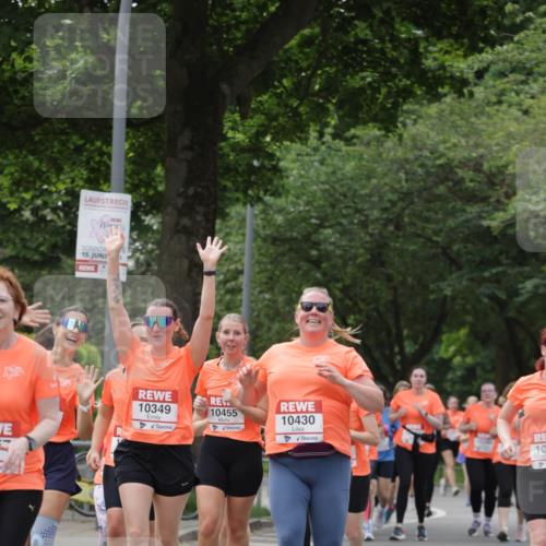 15.06.2025 - REWE Women's Run Jannik Wohlers http://msf.ph/oto/7944538 15.06.2025 08:29:28 Laufen 10349, 10455, 10430 meine-sportfotos.de