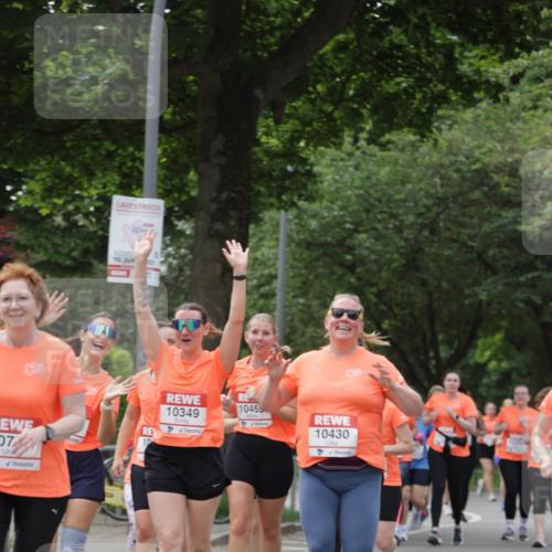 15.06.2025 - REWE Women's Run Jannik Wohlers http://msf.ph/oto/7944545 15.06.2025 08:29:28 Laufen 10455, 10349, 10430, 07 meine-sportfotos.de