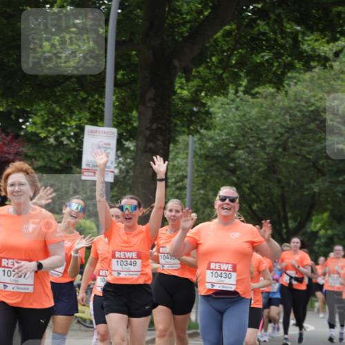 15.06.2025 - REWE Women's Run Jannik Wohlers http://msf.ph/oto/7944554 15.06.2025 08:29:29 Laufen 1077, 10, 10349, 10455, 10430 meine-sportfotos.de