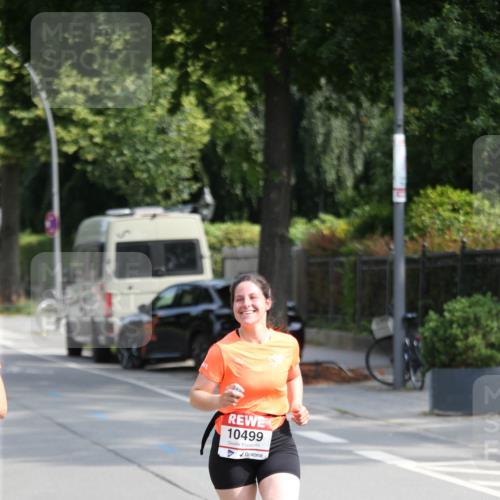 15.06.2025 - REWE Women's Run Jannik Wohlers http://msf.ph/oto/7944556 15.06.2025 09:43:49 Laufen 10499 meine-sportfotos.de