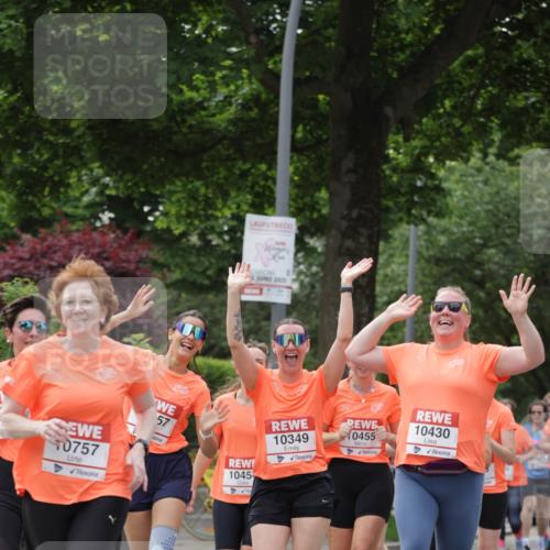 15.06.2025 - REWE Women's Run Jannik Wohlers http://msf.ph/oto/7944578 15.06.2025 08:29:29 Laufen 2821, 10757, 57, 1045, 10349, 0455, 10430, 4 meine-sportfotos.de