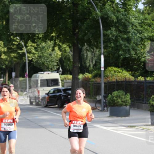 15.06.2025 - REWE Women's Run Jannik Wohlers http://msf.ph/oto/7944582 15.06.2025 09:43:50 Laufen 10860, 10499 meine-sportfotos.de