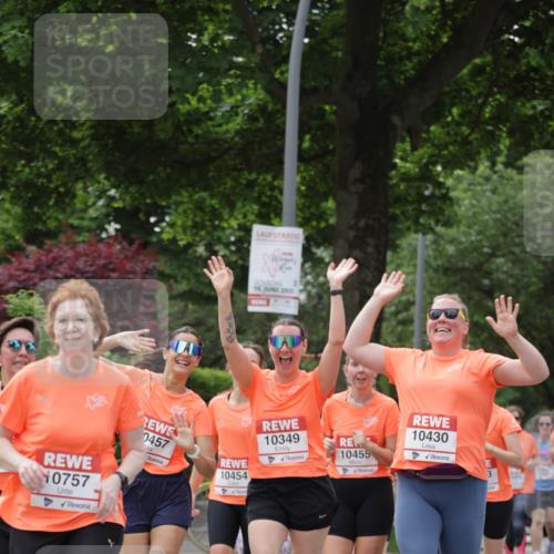 15.06.2025 - REWE Women's Run Jannik Wohlers http://msf.ph/oto/7944592 15.06.2025 08:29:29 Laufen 15, 2825, 0757, 0457, 10454, 10349, 10455, 10430 meine-sportfotos.de