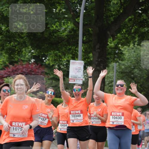 15.06.2025 - REWE Women's Run Jannik Wohlers http://msf.ph/oto/7944596 15.06.2025 08:29:29 Laufen 15, 2825, 1075, 0457, 10454, 10349, 10455, 10430 meine-sportfotos.de