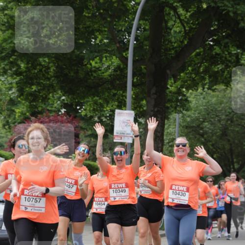 15.06.2025 - REWE Women's Run Jannik Wohlers http://msf.ph/oto/7944613 15.06.2025 08:29:29 Laufen 15, 2025, 10757, 457, 10454, 10349, 1045, 10430 meine-sportfotos.de