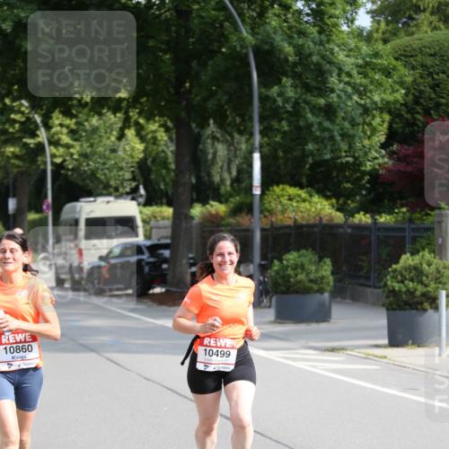 15.06.2025 - REWE Women's Run Jannik Wohlers http://msf.ph/oto/7944617 15.06.2025 09:43:50 Laufen 10860, 10499 meine-sportfotos.de