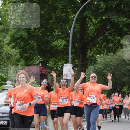 15.06.2025 - REWE Women's Run Jannik Wohlers http://msf.ph/oto/7944633 15.06.2025 08:29:29 Laufen 1043, 1075, 57, 15, 2025, 10349, 10430, 10455, 10454 meine-sportfotos.de