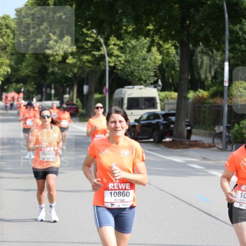 15.06.2025 - REWE Women's Run Jannik Wohlers http://msf.ph/oto/7944636 15.06.2025 09:43:51 Laufen 10581, 10860 meine-sportfotos.de
