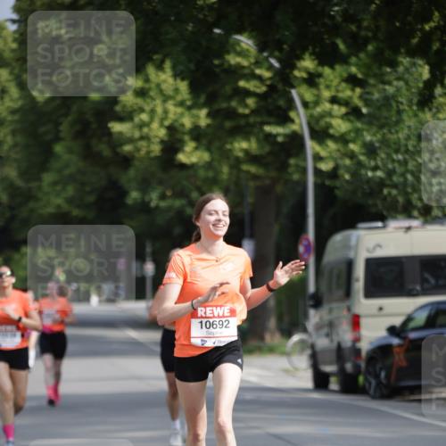 15.06.2025 - REWE Women's Run Jannik Wohlers http://msf.ph/oto/7944662 15.06.2025 08:47:51 Laufen 10692 meine-sportfotos.de