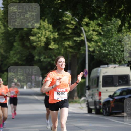 15.06.2025 - REWE Women's Run Jannik Wohlers http://msf.ph/oto/7944667 15.06.2025 08:47:51 Laufen 0538, 10692 meine-sportfotos.de