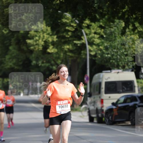 15.06.2025 - REWE Women's Run Jannik Wohlers http://msf.ph/oto/7944670 15.06.2025 08:47:51 Laufen 10692 meine-sportfotos.de