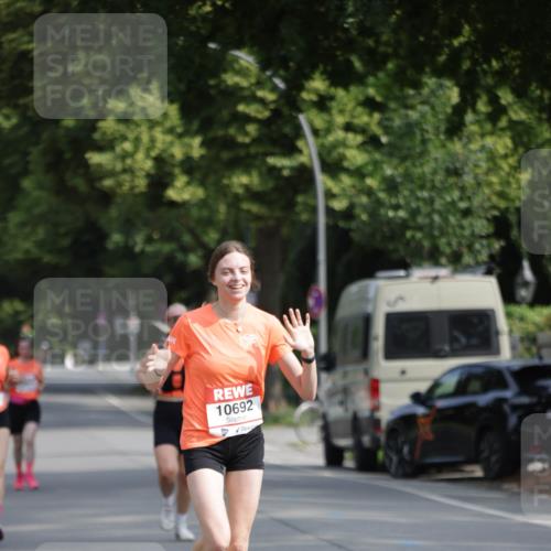 15.06.2025 - REWE Women's Run Jannik Wohlers http://msf.ph/oto/7944678 15.06.2025 08:47:51 Laufen 10692 meine-sportfotos.de