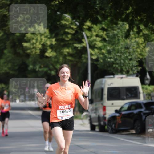 15.06.2025 - REWE Women's Run Jannik Wohlers http://msf.ph/oto/7944681 15.06.2025 08:47:51 Laufen 10692 meine-sportfotos.de