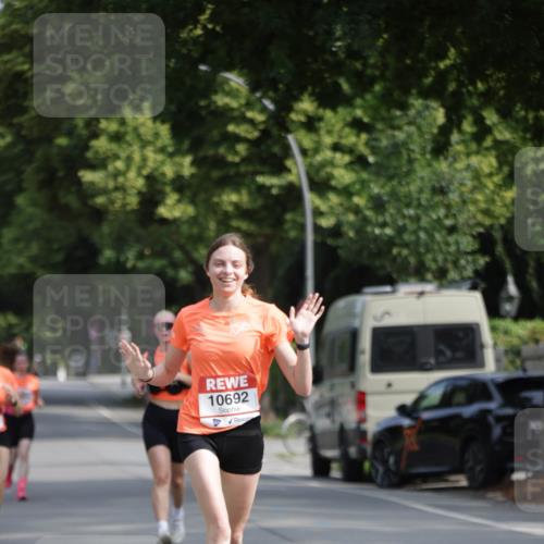 15.06.2025 - REWE Women's Run Jannik Wohlers http://msf.ph/oto/7944685 15.06.2025 08:47:51 Laufen 10692 meine-sportfotos.de