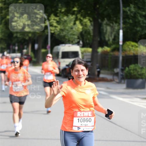 15.06.2025 - REWE Women's Run Jannik Wohlers http://msf.ph/oto/7944690 15.06.2025 09:43:51 Laufen 10860 meine-sportfotos.de