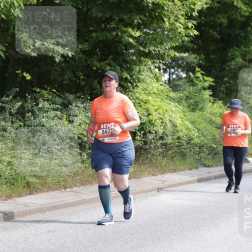 15.06.2025 - REWE Women's Run Jannik Wohlers http://msf.ph/oto/7944709 15.06.2025 10:18:04 Laufen 5677, 5481 meine-sportfotos.de