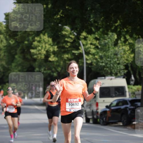 15.06.2025 - REWE Women's Run Jannik Wohlers http://msf.ph/oto/7944710 15.06.2025 08:47:52 Laufen 10692 meine-sportfotos.de