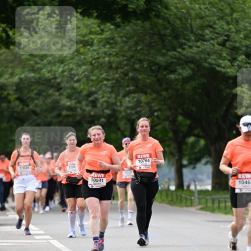 15.06.2025 - REWE Women's Run Dr. Thomas Lammeyer http://msf.ph/oto/7944750 15.06.2025 09:22:30 Laufen 10645, 10541, 10764 meine-sportfotos.de