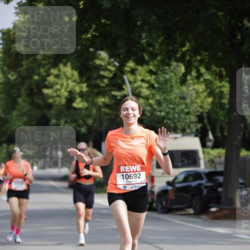 15.06.2025 - REWE Women's Run Jannik Wohlers http://msf.ph/oto/7944755 15.06.2025 08:47:52 Laufen 10692 meine-sportfotos.de