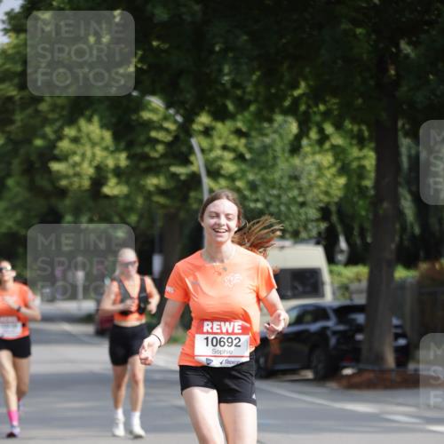 15.06.2025 - REWE Women's Run Jannik Wohlers http://msf.ph/oto/7944772 15.06.2025 08:47:53 Laufen 10692 meine-sportfotos.de
