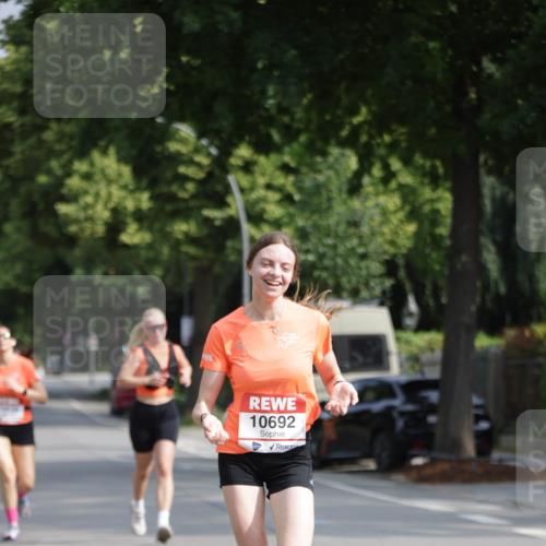 15.06.2025 - REWE Women's Run Jannik Wohlers http://msf.ph/oto/7944781 15.06.2025 08:47:53 Laufen 10692 meine-sportfotos.de
