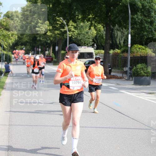 15.06.2025 - REWE Women's Run Jannik Wohlers http://msf.ph/oto/7944799 15.06.2025 09:43:58 Laufen 10766, 10322 meine-sportfotos.de