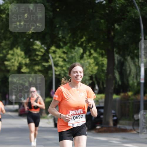 15.06.2025 - REWE Women's Run Jannik Wohlers http://msf.ph/oto/7944809 15.06.2025 08:47:53 Laufen 10692 meine-sportfotos.de