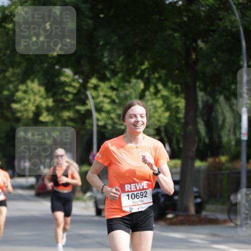 15.06.2025 - REWE Women's Run Jannik Wohlers http://msf.ph/oto/7944814 15.06.2025 08:47:53 Laufen 10692 meine-sportfotos.de