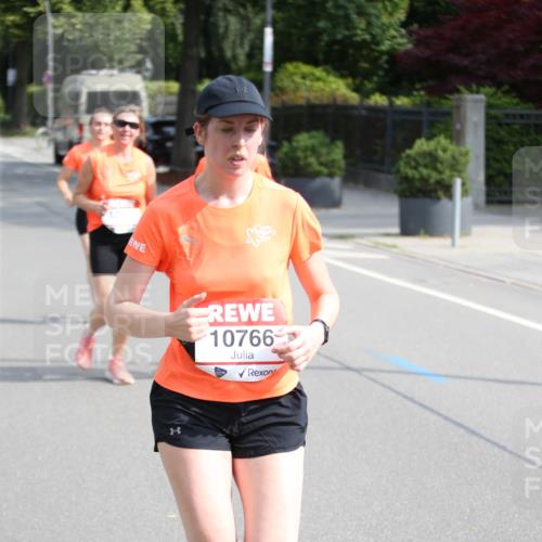 15.06.2025 - REWE Women's Run Jannik Wohlers http://msf.ph/oto/7944818 15.06.2025 09:43:59 Laufen 10766 meine-sportfotos.de