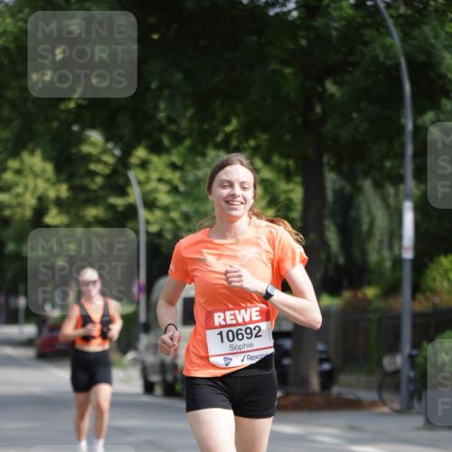 15.06.2025 - REWE Women's Run Jannik Wohlers http://msf.ph/oto/7944833 15.06.2025 08:47:53 Laufen 10692 meine-sportfotos.de