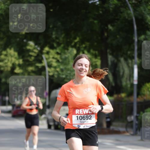 15.06.2025 - REWE Women's Run Jannik Wohlers http://msf.ph/oto/7944840 15.06.2025 08:47:53 Laufen 10692 meine-sportfotos.de