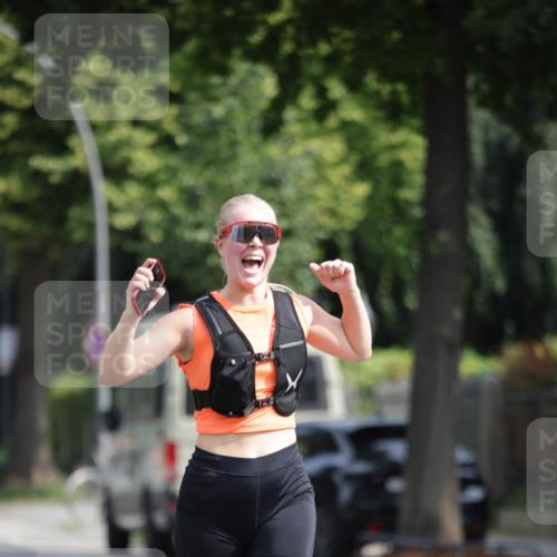 15.06.2025 - REWE Women's Run Jannik Wohlers http://msf.ph/oto/7944867 15.06.2025 08:47:55 Laufen  meine-sportfotos.de