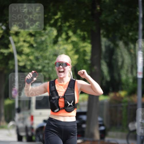 15.06.2025 - REWE Women's Run Jannik Wohlers http://msf.ph/oto/7944888 15.06.2025 08:47:56 Laufen  meine-sportfotos.de