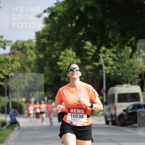 15.06.2025 - REWE Women's Run Jannik Wohlers http://msf.ph/oto/7944915 15.06.2025 08:47:57 Laufen 10538 meine-sportfotos.de