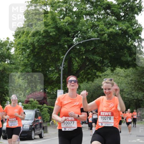 15.06.2025 - REWE Women's Run Jannik Wohlers http://msf.ph/oto/7944925 15.06.2025 08:29:34 Laufen 10077 meine-sportfotos.de