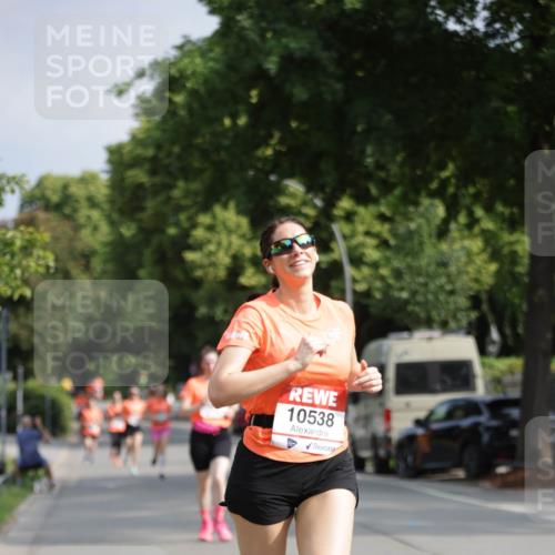 15.06.2025 - REWE Women's Run Jannik Wohlers http://msf.ph/oto/7944933 15.06.2025 08:47:57 Laufen 10538 meine-sportfotos.de