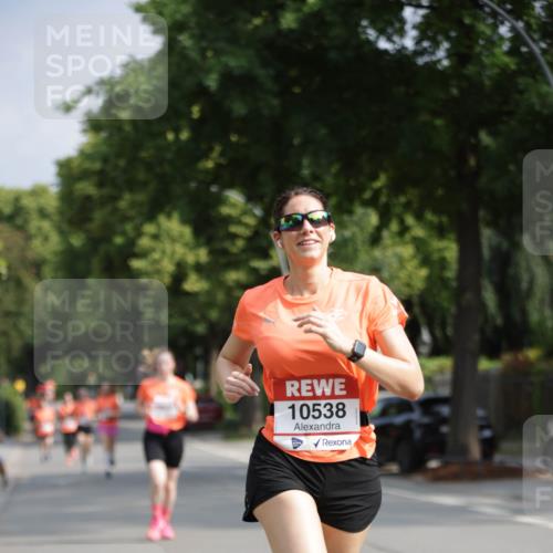 15.06.2025 - REWE Women's Run Jannik Wohlers http://msf.ph/oto/7944952 15.06.2025 08:47:57 Laufen 10538 meine-sportfotos.de