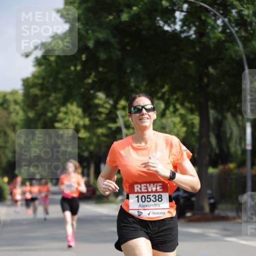 15.06.2025 - REWE Women's Run Jannik Wohlers http://msf.ph/oto/7944957 15.06.2025 08:47:57 Laufen 10538 meine-sportfotos.de