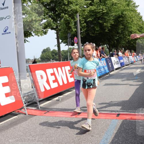 15.06.2025 - REWE Women's Run Strokosch-Dieckow http://msf.ph/oto/7944959 15.06.2025 11:36:46 Ziel 134, 193, 194, 247, 248, 279, 307 meine-sportfotos.de