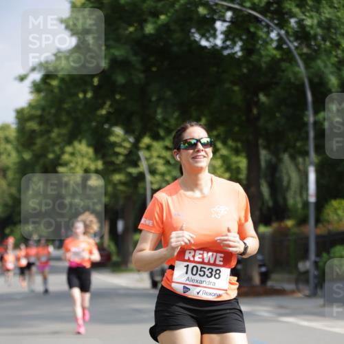 15.06.2025 - REWE Women's Run Jannik Wohlers http://msf.ph/oto/7944965 15.06.2025 08:47:58 Laufen 10538 meine-sportfotos.de