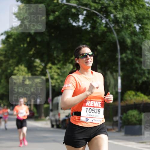 15.06.2025 - REWE Women's Run Jannik Wohlers http://msf.ph/oto/7944973 15.06.2025 08:47:58 Laufen 10538, 2000 meine-sportfotos.de